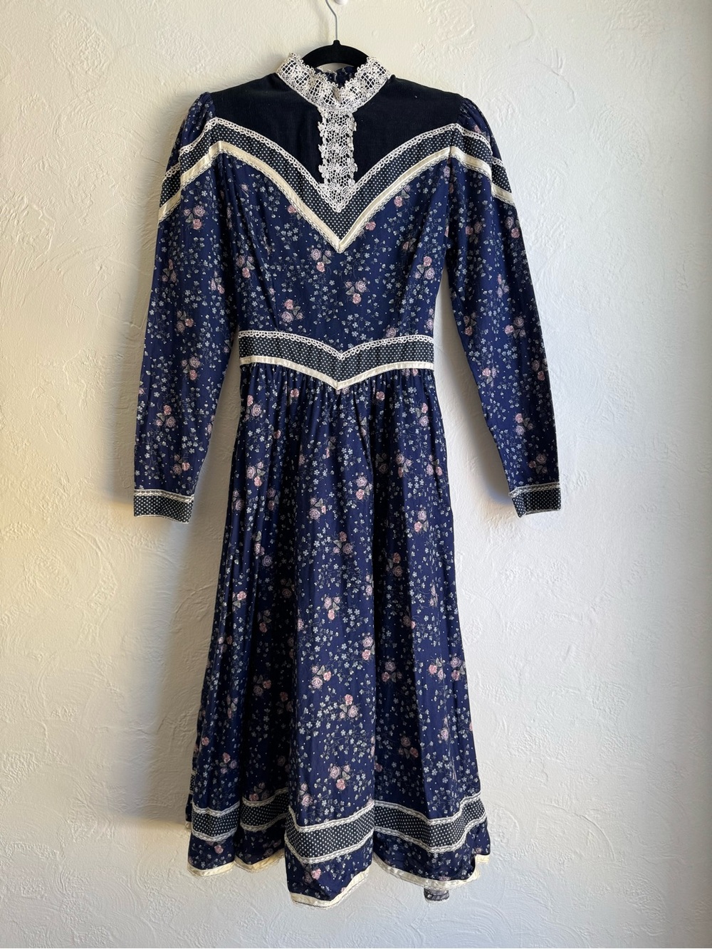 Vintage 1970 Gunne Sax Blue Calico Floral Prairie Midi Dress Lace Trim Size 11